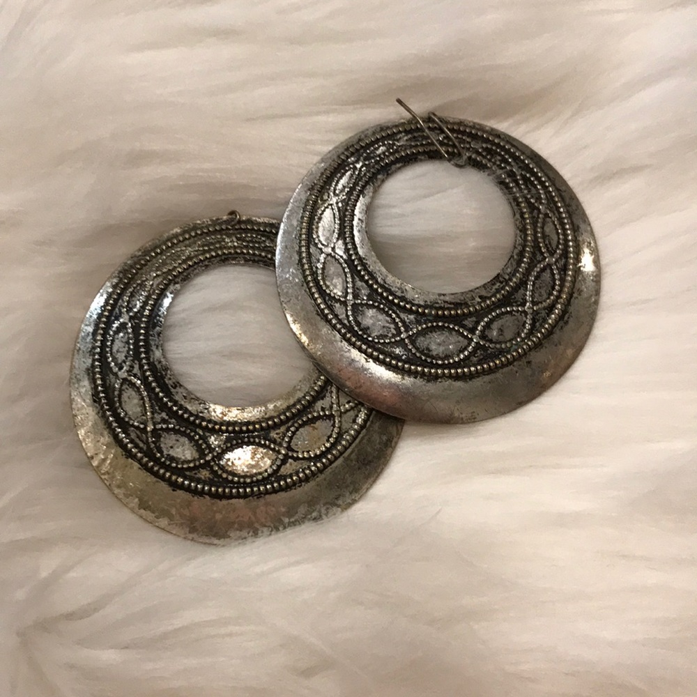 🌸silver embellished earrings🌸